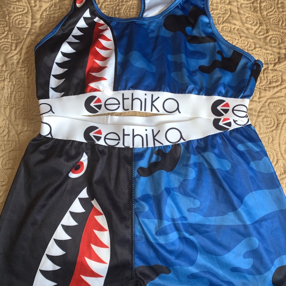 Women Ethika Set